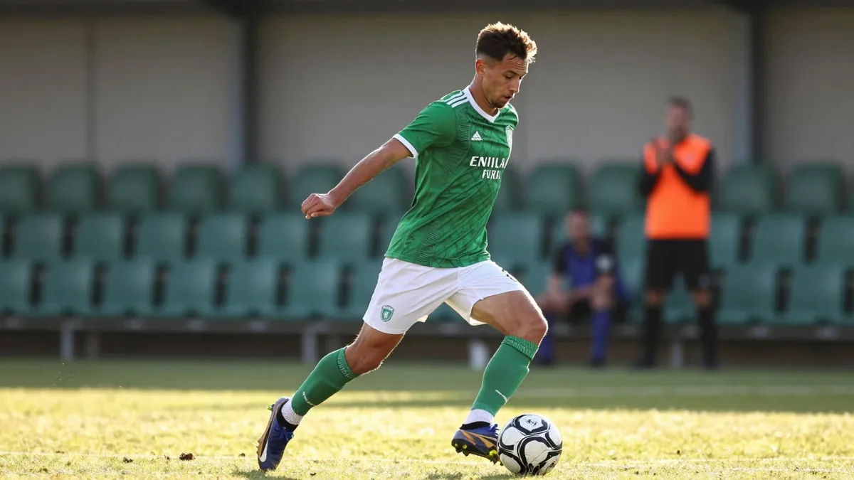 Der von Werder Bremen gewünschte Rückkehrer Cameron Puertas wechselt stattdessen auf Leihbasis zu Al-Wasl in die...