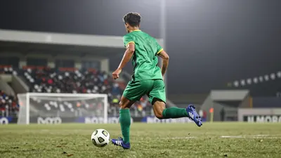 Werder Bremen reist am Freitagabend zum Tabellenführer Borussia Dortmund und will den ersten Auswärtssieg der Saison holen
