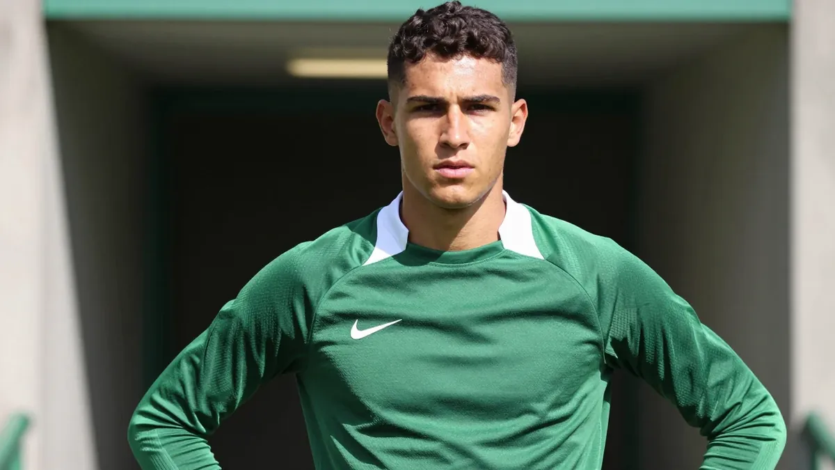 Werder Bremen have signed midfielder Regge on loan from Ajax, with the Bundesliga side securing an option to make the...