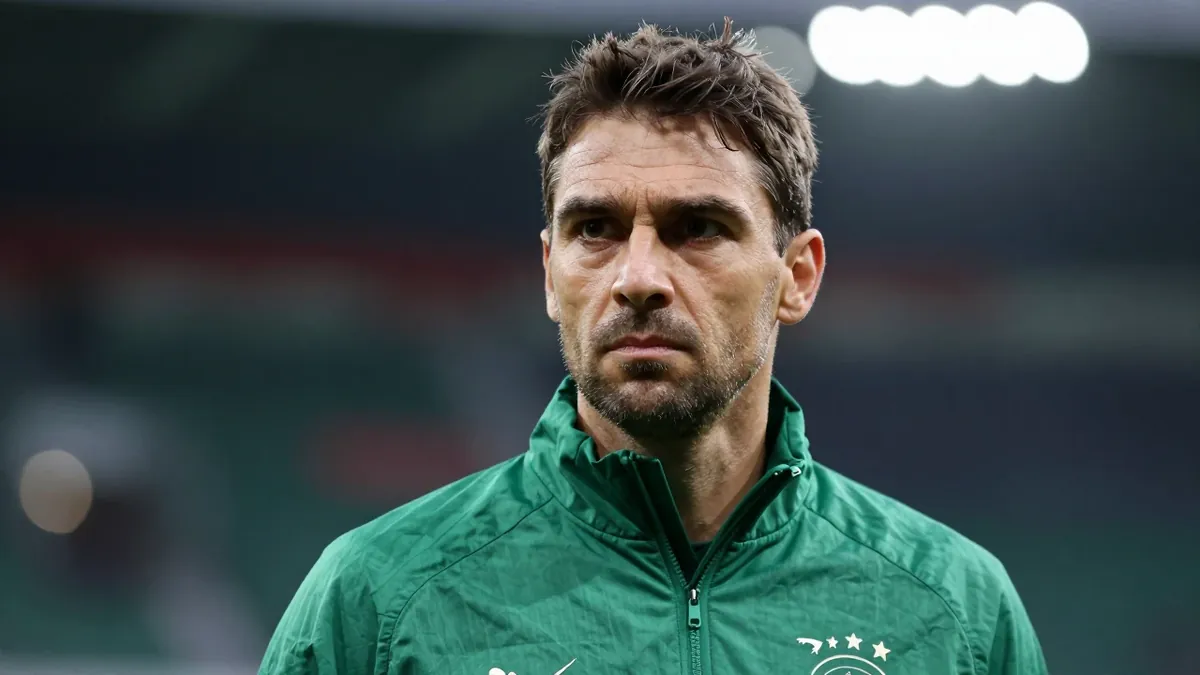 Senne Lynen is out of Werder Bremen's Bundesliga match against RB Leipzig, forcing coach Daniel Thioune to rely on new...