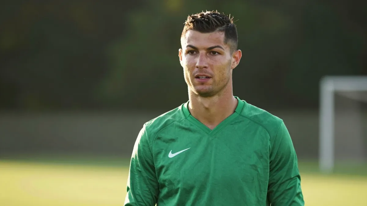 Werder Bremen have rejected loan bids for French midfielder Skelly Alvero, who will now remain with the Bundesliga club...