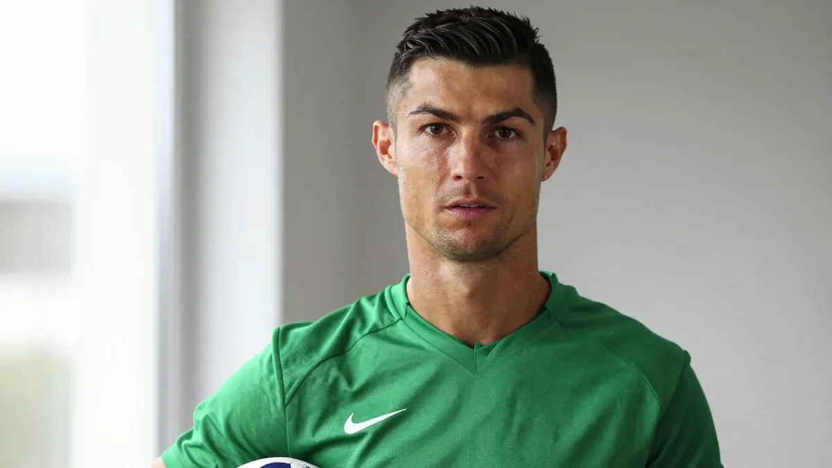 Niclas Füllkrug returned to Werder Bremen after a secret meeting in Hannover, gave up money and secured a post-career...